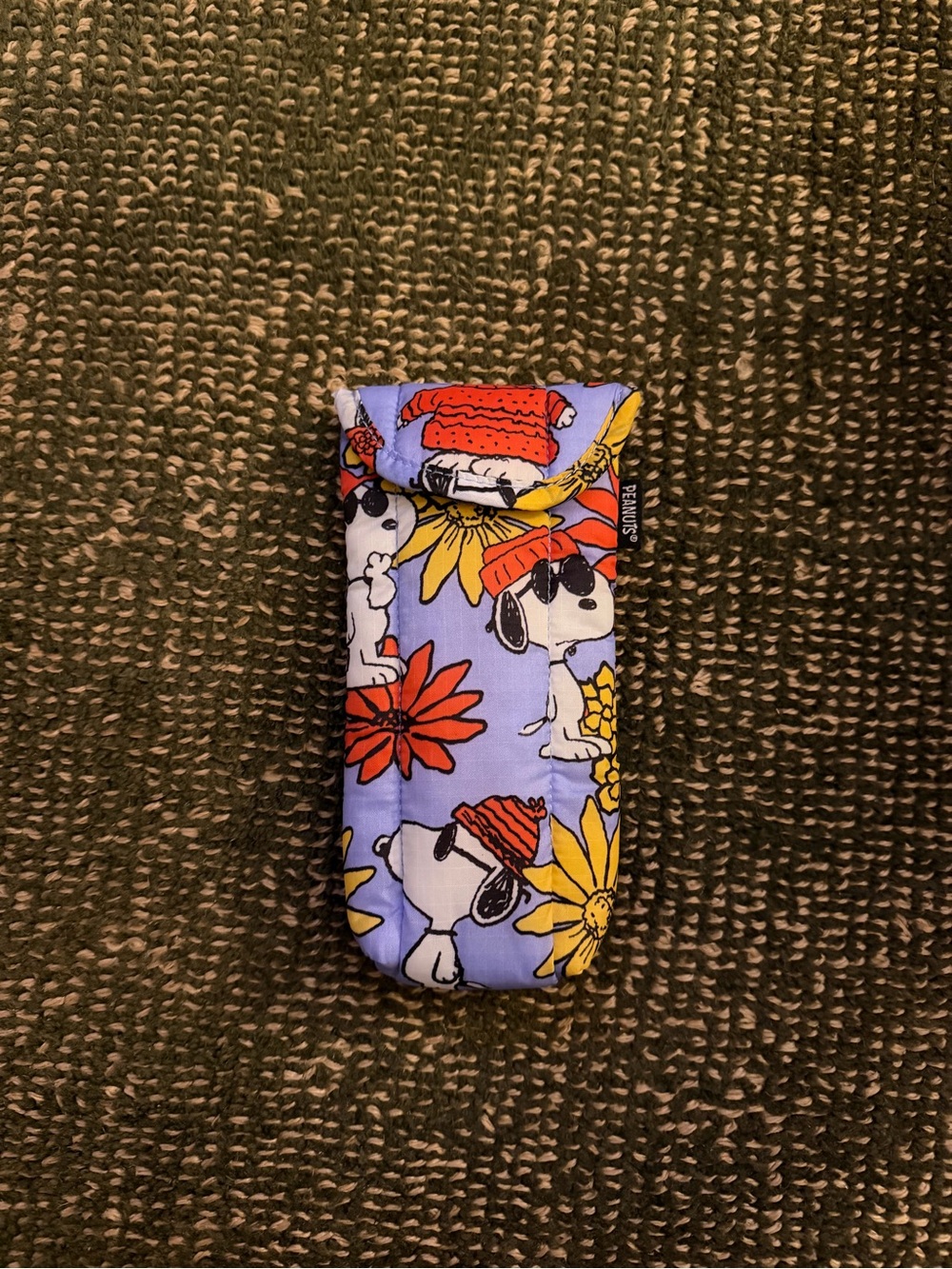 BAGGU Snoopy glasses sleeve